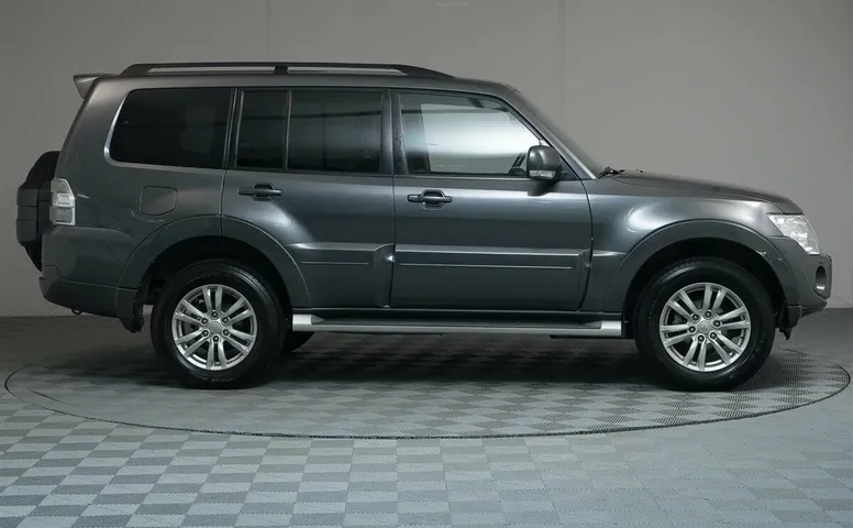 Mitsubishi Pajero IV Рестайлинг 1