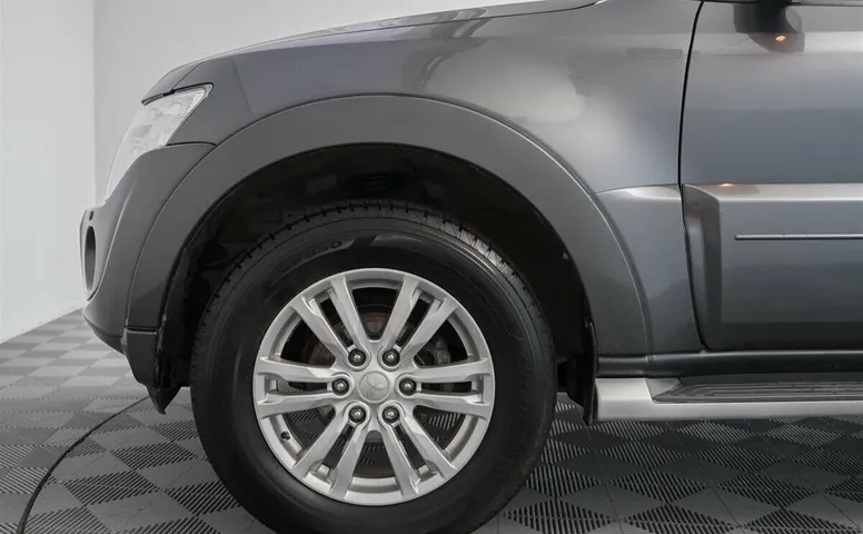 Mitsubishi Pajero IV Рестайлинг 1