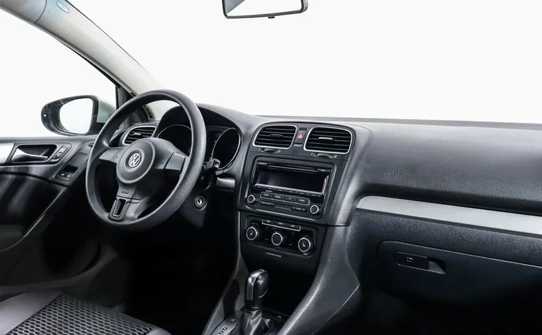 Volkswagen Golf VI