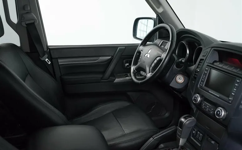 Mitsubishi Pajero IV Рестайлинг 1