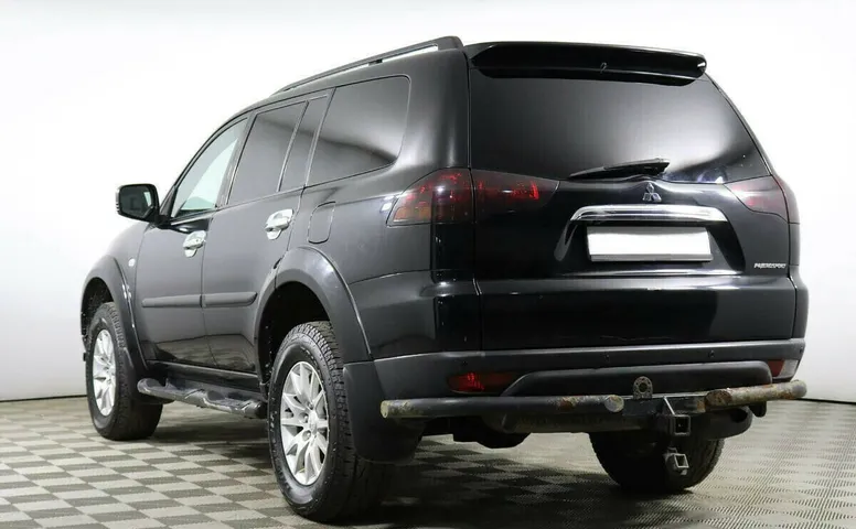 Mitsubishi pajero sport