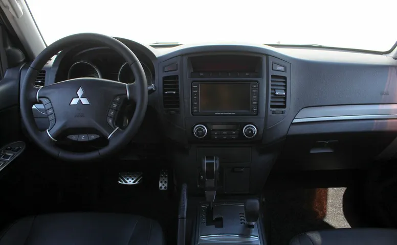 Mitsubishi Pajero IV Рестайлинг 1
