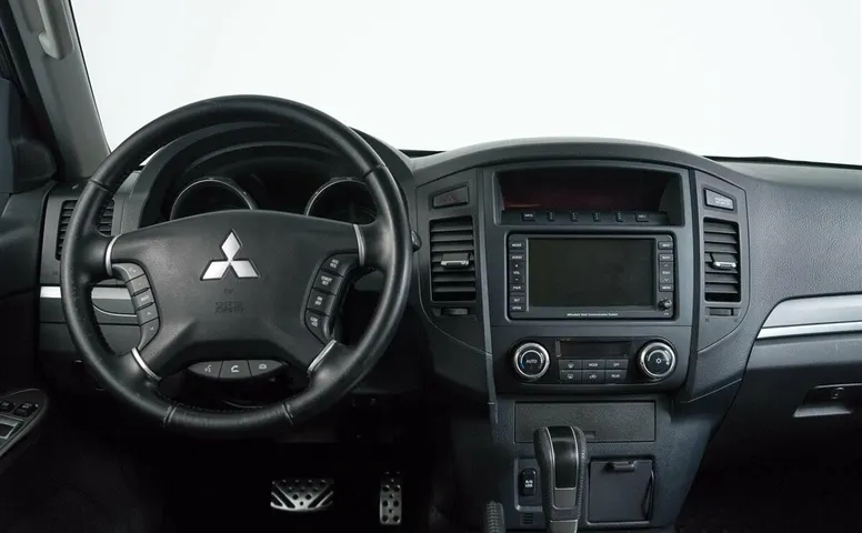 Mitsubishi Pajero IV Рестайлинг 1