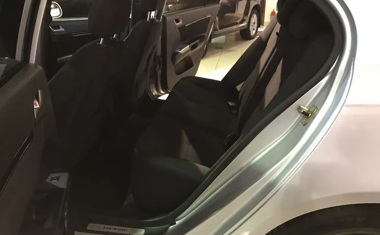 Geely Emgrand EC7